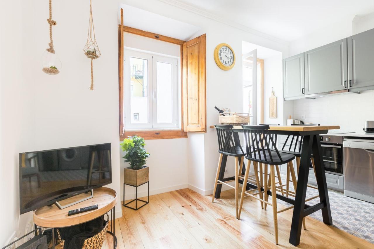 Feel In Stunning Renovated Nest In Graça